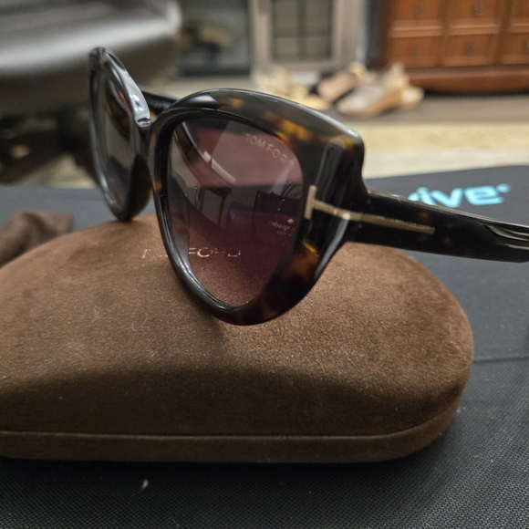 Tom Ford Tortoise Shell Women's Glasses - Picture 1 of 2